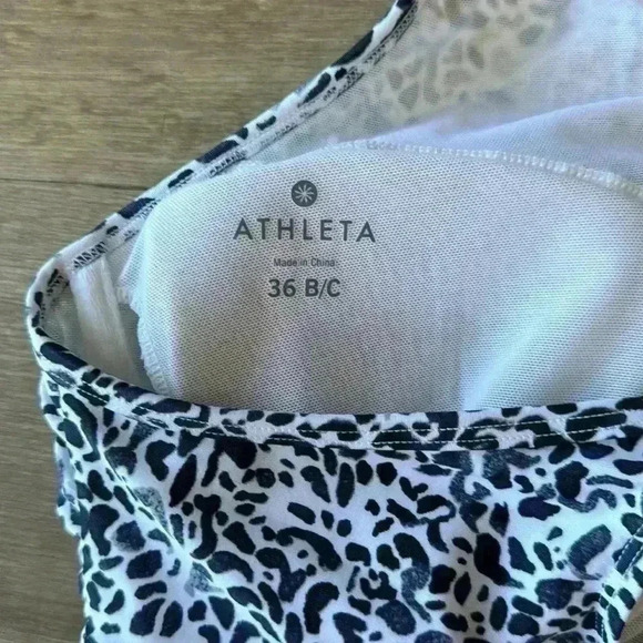 Athleta Zimbabwe High Neck Swim Dress. Women’s size 36 B/C. Excellent condition. - Picture 4 of 5